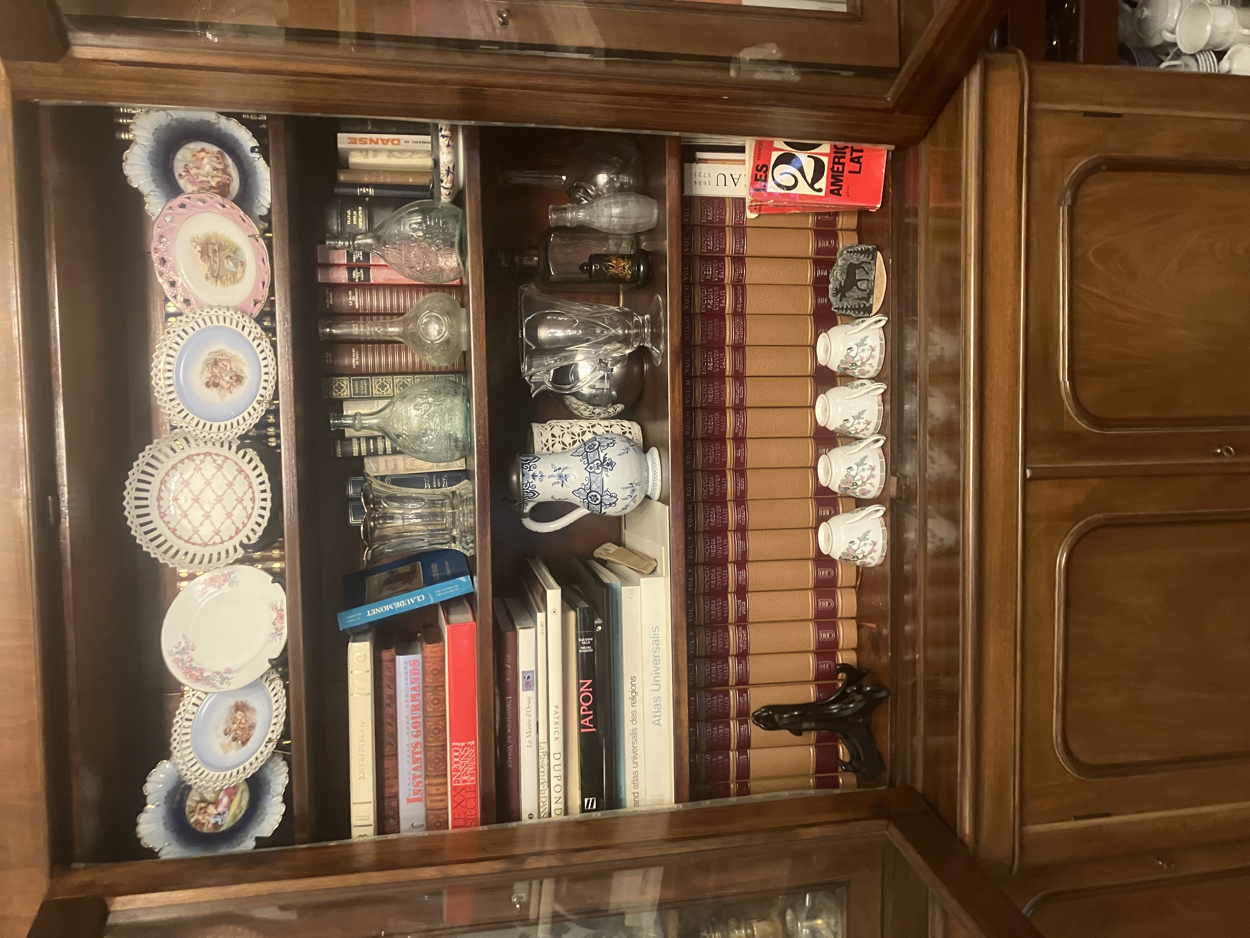 Bibliotheque Salon (4)